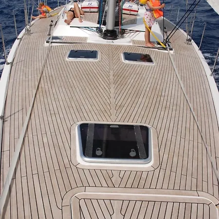 Botel Imagine Hyeres