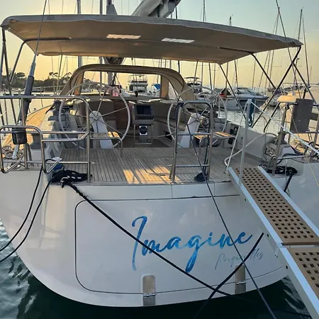 Botel Imagine Hyeres